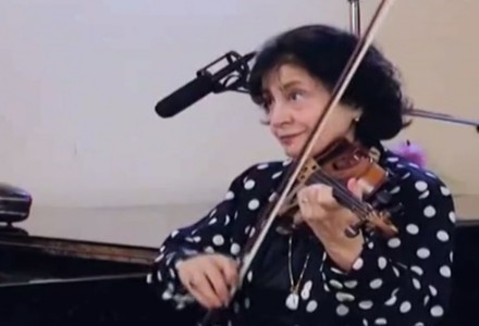 Маринэ Яшвили. Уроки игры на скрипке